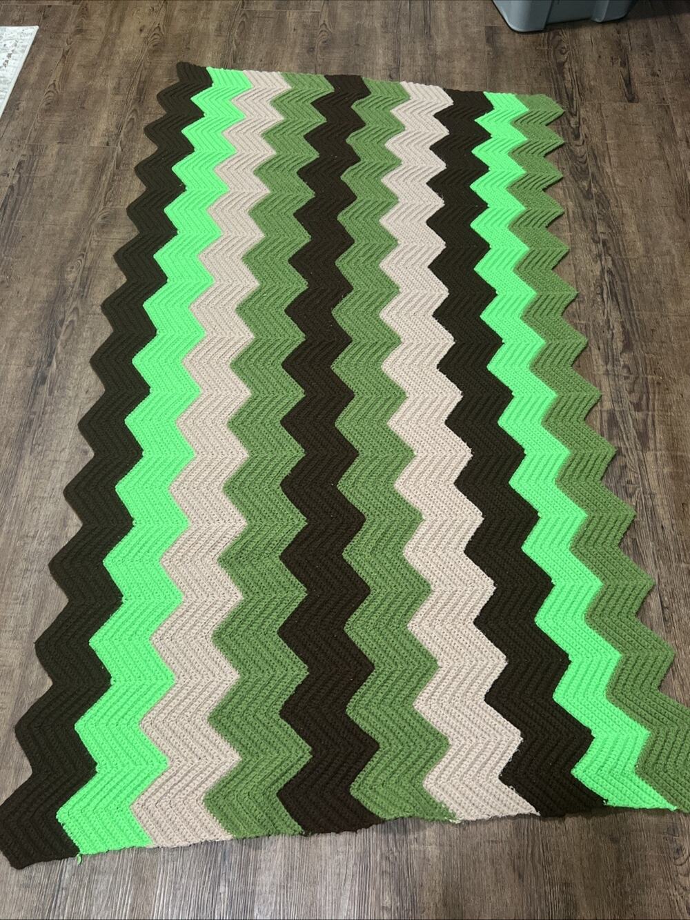 MCM 1960s 1970s Ripple ZigZag Chevron Afghan Granny Core Blanket Throw 73x42 Vtg